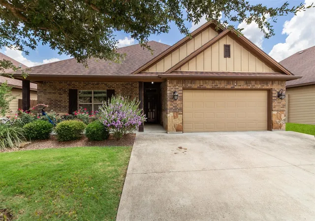 1st image of 417, 419, 421 & 3009 Hayes, Papa Bear, College Station, TX 77845 | MLS# 35514742