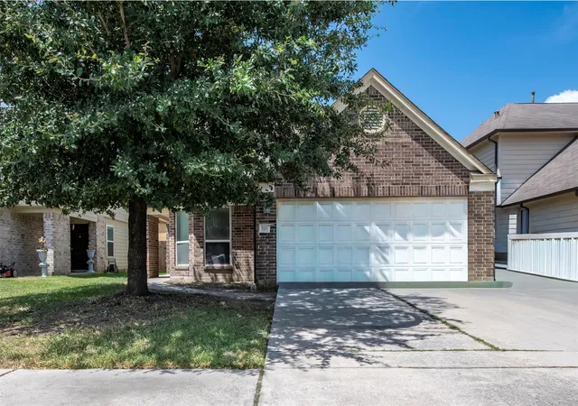 1st image of 11027 E Fall Fern Cir, Houston, TX 77044 | MLS# 70977554