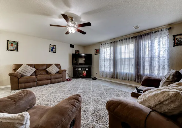 3rd image of 11027 E Fall Fern Cir, Houston, TX 77044 | MLS# 70977554