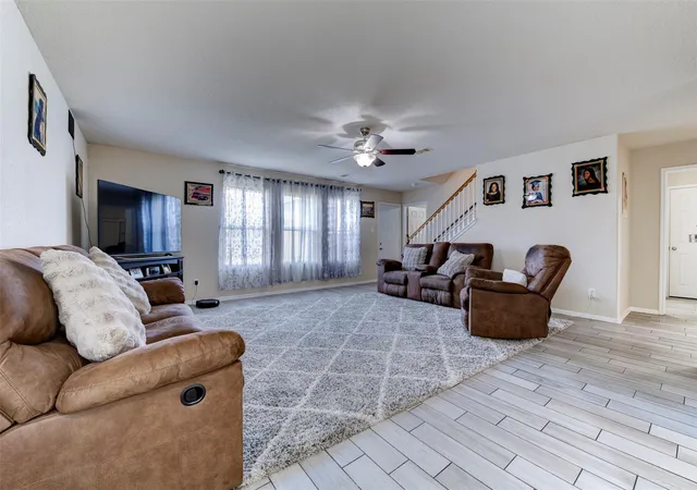 5th image of 11027 E Fall Fern Cir, Houston, TX 77044 | MLS# 70977554