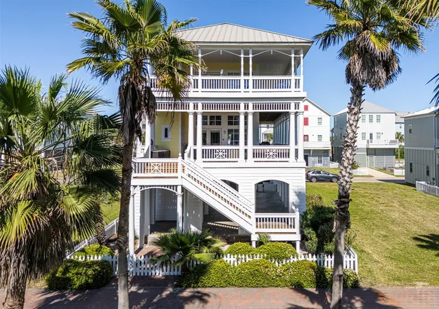 Photo 1 of Single family home for sale at 730 Beachtown Psge, Galveston, TX 77550 | MLS# 60353079 | Listing updated on 2026-08-15