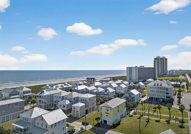 Photo 3 of Single family home for sale at 730 Beachtown Psge, Galveston, TX 77550 | MLS# 60353079 | Listing updated on 2026-08-15