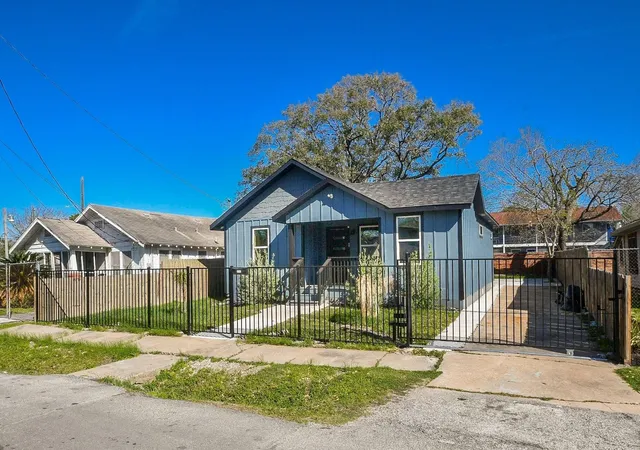 2nd image of 4407 Oats St, Houston, TX 77020 | MLS# 50511931