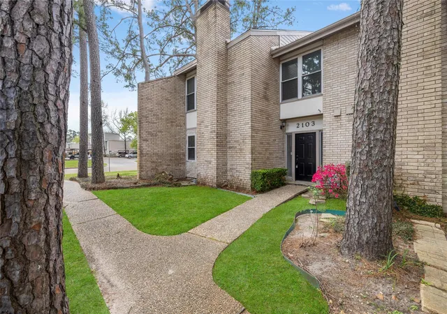 Photo 2 of Townhouse for sale at 2103 Lake Village Dr, Kingwood, TX 77339 | MLS# 32334640 | Listing updated on 2026-07-29