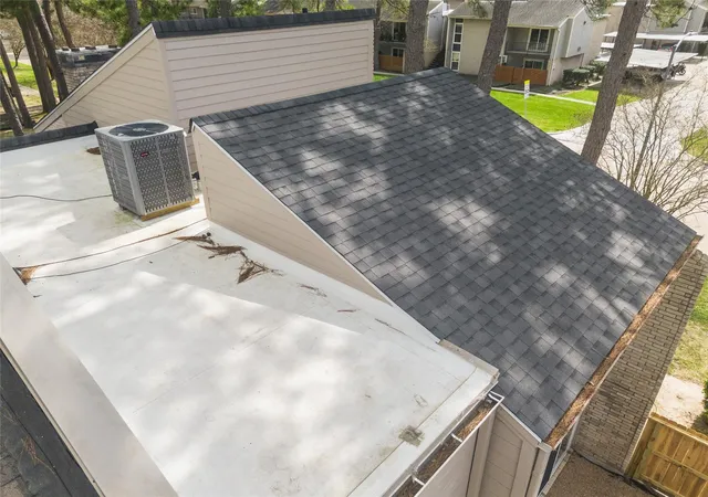 Photo 4 of Townhouse for sale at 2103 Lake Village Dr, Kingwood, TX 77339 | MLS# 32334640 | Listing updated on 2026-07-29