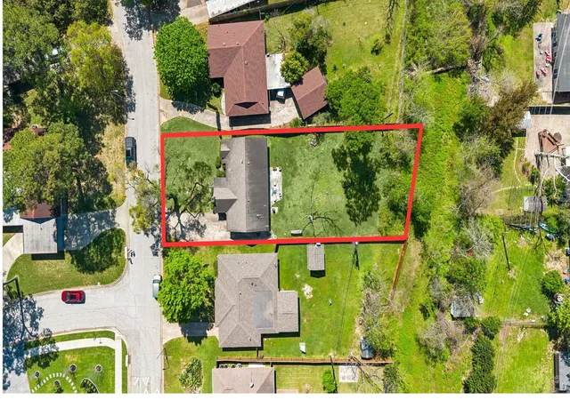 2nd image of 1314 W 31st St, Houston, TX 77018 | MLS# 77180590