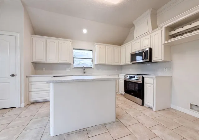 Homes for sale in Lake Jackson, TX | 66 Tangerine Ct, Lake Jackson, TX 77566 | MLS# 77579810
