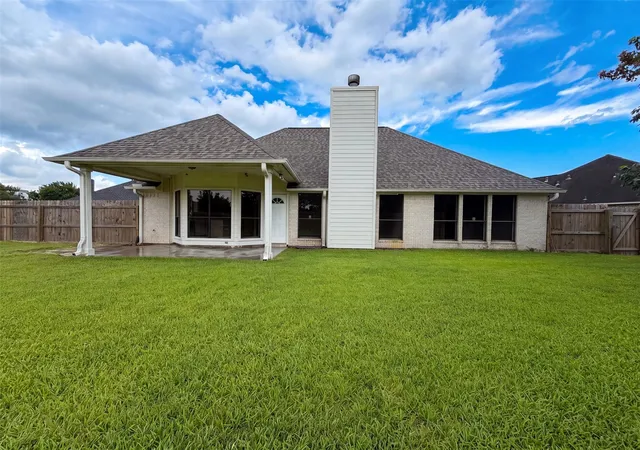 Homes for sale in Lake Jackson, TX | 66 Tangerine Ct, Lake Jackson, TX 77566 | MLS# 77579810