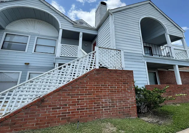 Photo 2 of Townhouse for sale at 14550 Fonmeadow Dr #1304, Houston, TX 77035 | MLS# 18529176 | Listing updated on 2026-07-18