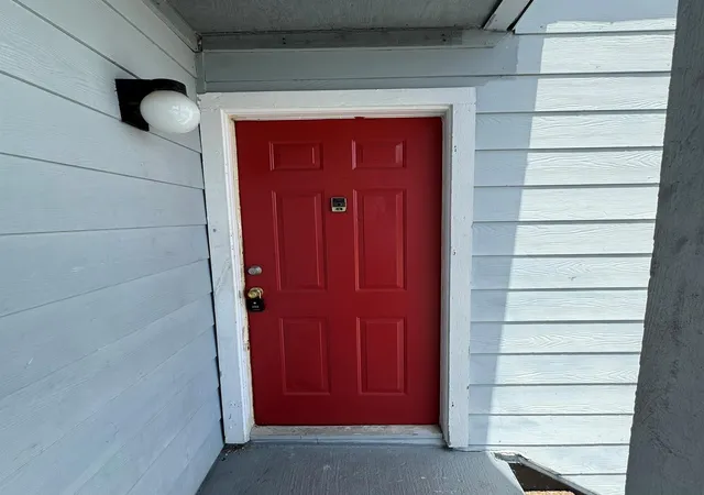 Photo 3 of Townhouse for sale at 14550 Fonmeadow Dr #1304, Houston, TX 77035 | MLS# 18529176 | Listing updated on 2026-07-18