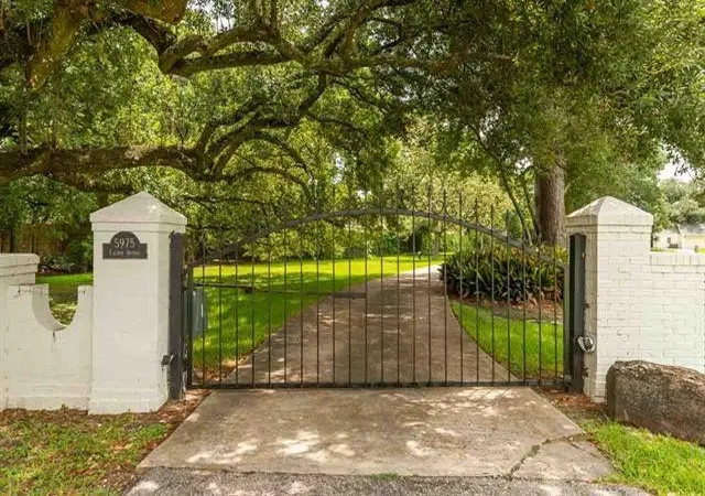 4th image of 5975 Calder Ave, Beaumont, TX 77706 | MLS# 83456873