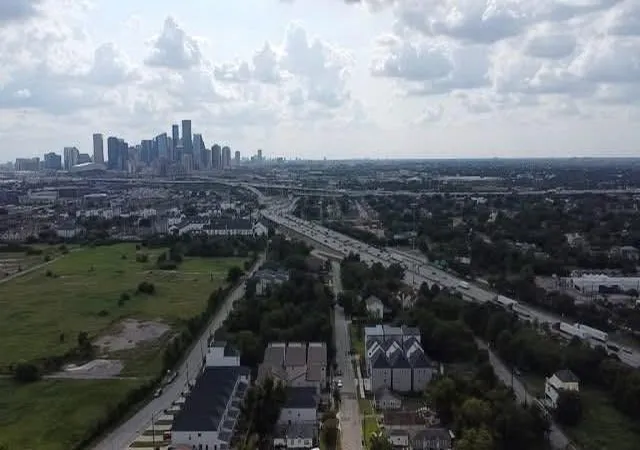 Photo 3 of Land for sale at 901 Pollard St, Houston, TX 77020 | MLS# 44798974 | Listing updated on 2026-09-04