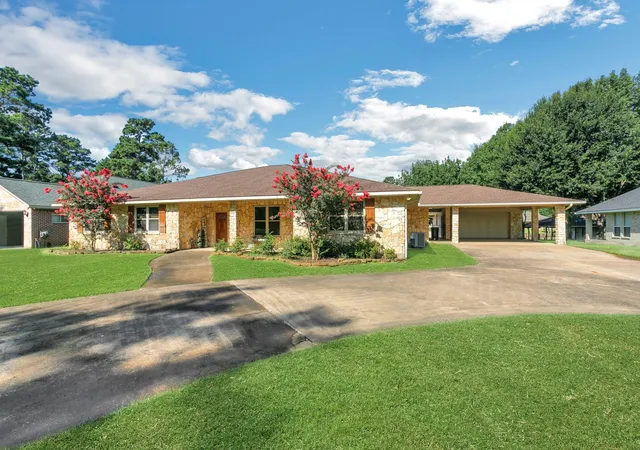 Photo 1 of Single family home for sale at 26 Westpoint Dr, Trinity, TX 75862 | MLS# 43102903 | Listing updated on 2026-08-23