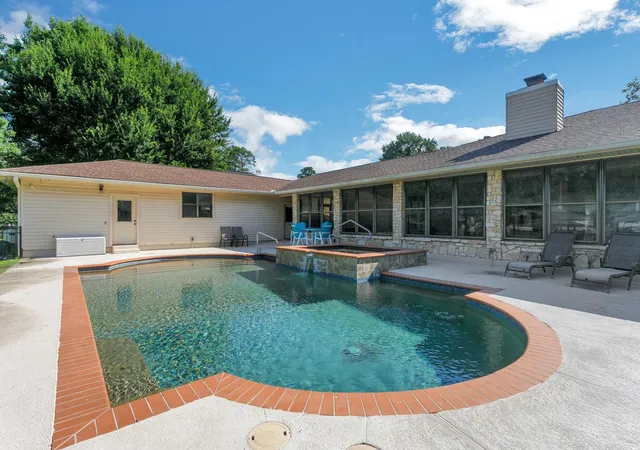 Photo 2 of Single family home for sale at 26 Westpoint Dr, Trinity, TX 75862 | MLS# 43102903 | Listing updated on 2026-08-23