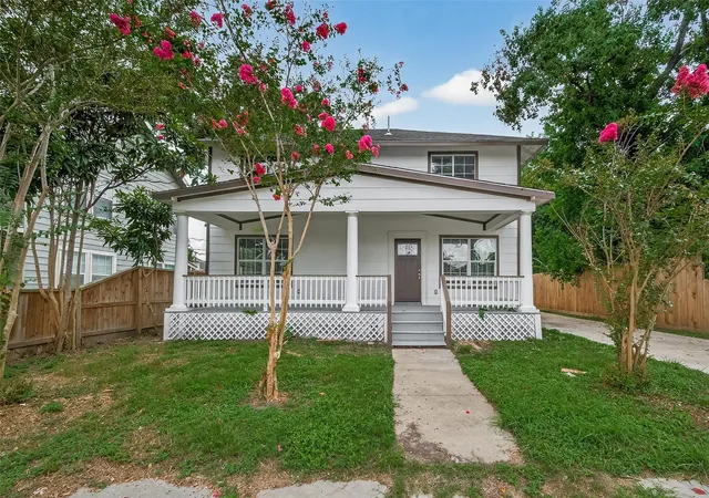 Photo 2 of Single family home for sale at 1933 Santa Rosa St, Houston, TX 77023 | MLS# 59891968 | Listing updated on 2026-08-19