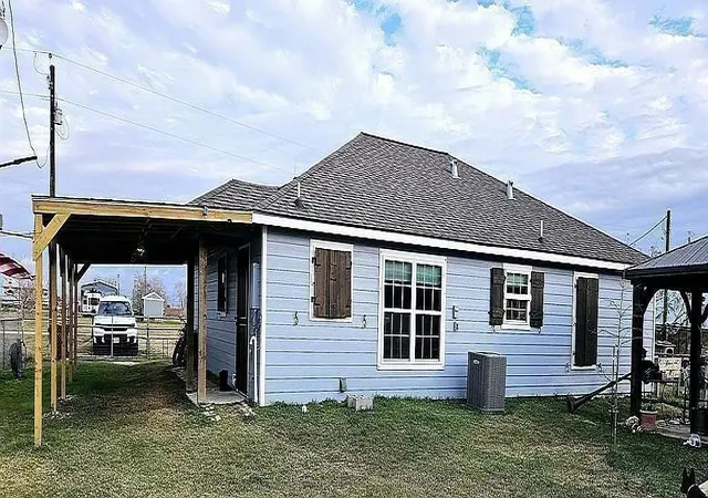 Photo 2 of Single family home for sale at 98 Dog Fish Dr, Palacios, TX 77465 | MLS# 68784806 | Listing updated on 2026-09-12