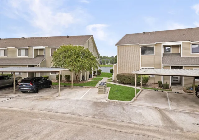 5th image of 100 April Point Dr S, Montgomery, TX 77356 | MLS# 82703261
