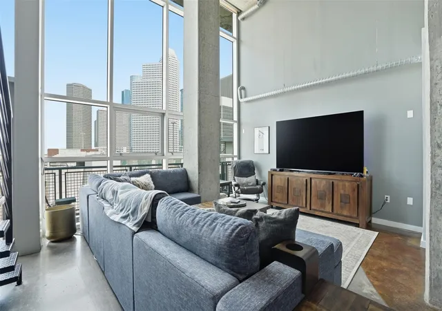 5th image of 2000 Bagby St #9422, Houston, TX 77002 | MLS# 84335584