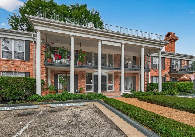 2nd image of 3400 Timmons Ln #31, Houston, TX 77027 | MLS# 52761015
