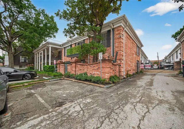 32nd image of 3400 Timmons Ln #31, Houston, TX 77027 | MLS# 52761015