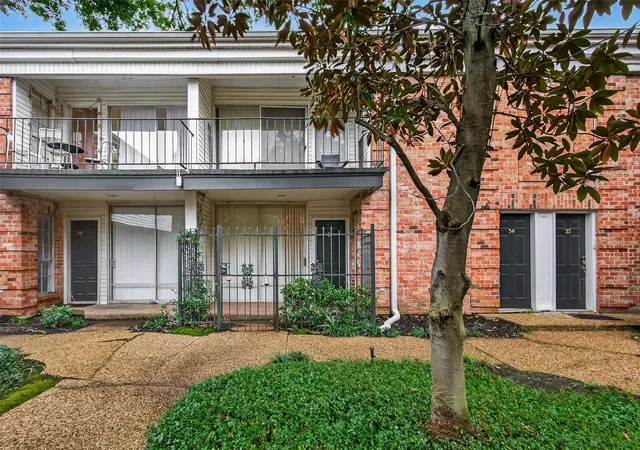 4th image of 3400 Timmons Ln #31, Houston, TX 77027 | MLS# 52761015
