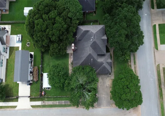 Photo 4 of Single family home for sale at 1400 Bob White Trl, Sealy, TX 77474 | MLS# 47578110 | Listing updated on 2026-09-14