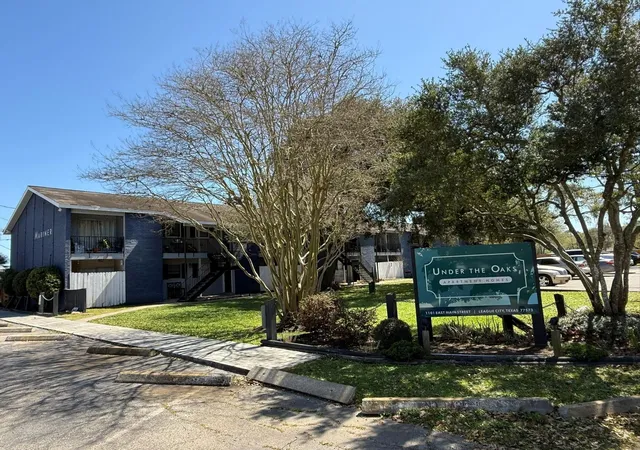 1st image of 1101 E Main St, League City, TX 77573 | MLS# 59439229