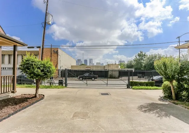 28th image of 1310 Dennis St, Houston, TX 77004 | MLS# 3030888