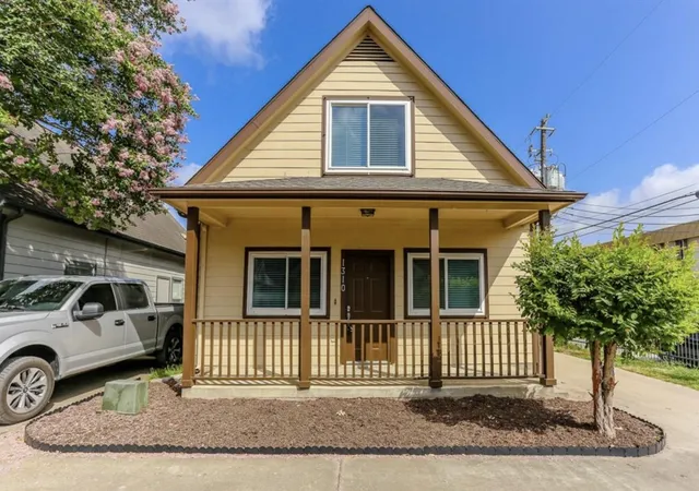 2nd image of 1310 Dennis St, Houston, TX 77004 | MLS# 3030888