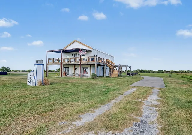 Photo 3 of Single family home for sale at 201 Turtle Bay Cvs, Palacios, TX 77465 | MLS# 25669953 | Listing updated on 2026-09-02