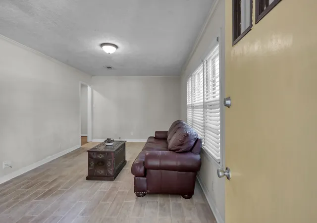 Photo 4 of Single family home for sale at 210 Harris Blvd, Conroe, TX 77301 | MLS# 6294102 | Listing updated on 2026-09-14