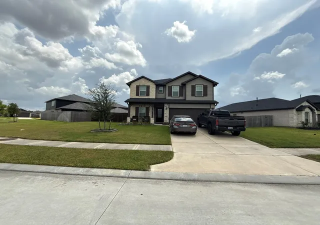 Photo 3 of Single family home for sale at 927 Alaska Cedar Dr, Crosby, TX 77532 | MLS# 8771237 | Listing updated on 2026-09-17