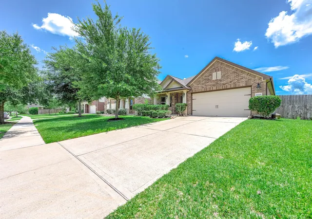 Photo 3 of Single family home for sale at 20715 Arrow Fls Ln, Richmond, TX 77407 | MLS# 34465165 | Listing updated on 2026-09-19