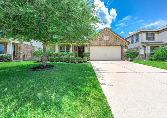 Photo 3 of Single family home for sale at 20715 Arrow Fls Ln, Richmond, TX 77407 | MLS# 34465165 | Listing updated on 2026-09-19