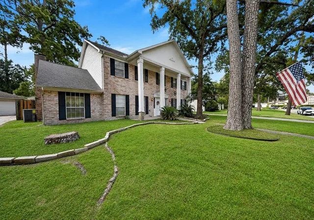 Photo 3 of Single family home for sale at 5407 Old Lodge Dr, Houston, TX 77066 | MLS# 53335999 | Listing updated on 2026-09-06