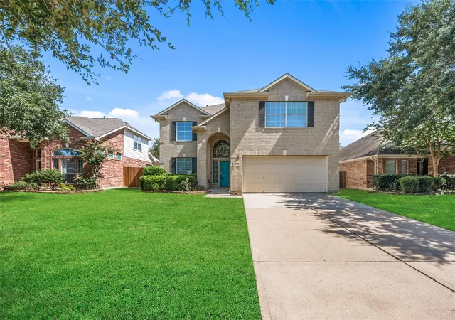 2nd image of 12018 Piney Bend Dr, Tomball, TX 77375 | MLS# 75248810