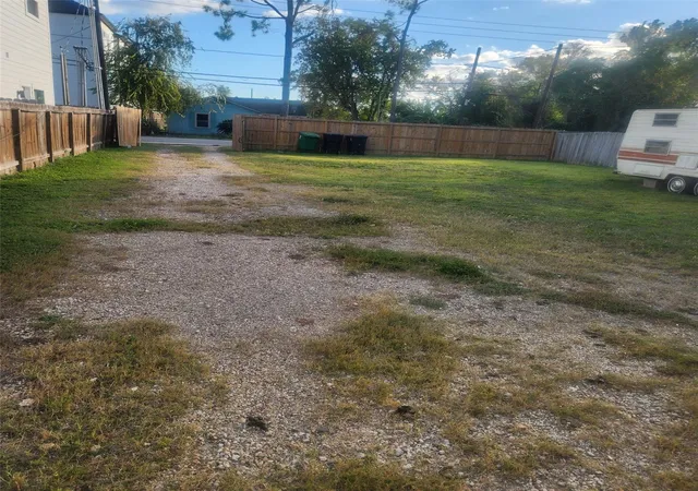 Photo 2 of Land for sale at 320 Thornton Rd, Houston, TX 77018 | MLS# 31407521 | Listing updated on 2026-09-12