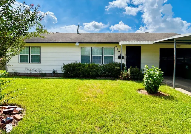 Photo 3 of Single family home for sale at 5806 Beldart St, Houston, TX 77033 | MLS# 73803231 | Listing updated on 2026-06-26