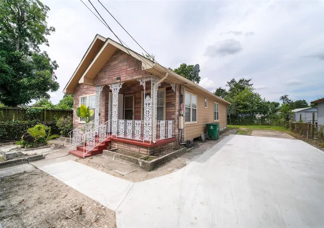 1st image of 1111 Wooding St, Houston, TX 77011 | MLS# 3259712