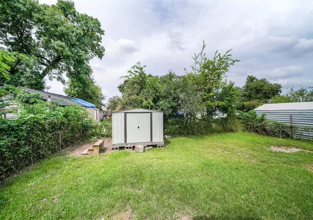 25th image of 1111 Wooding St, Houston, TX 77011 | MLS# 3259712
