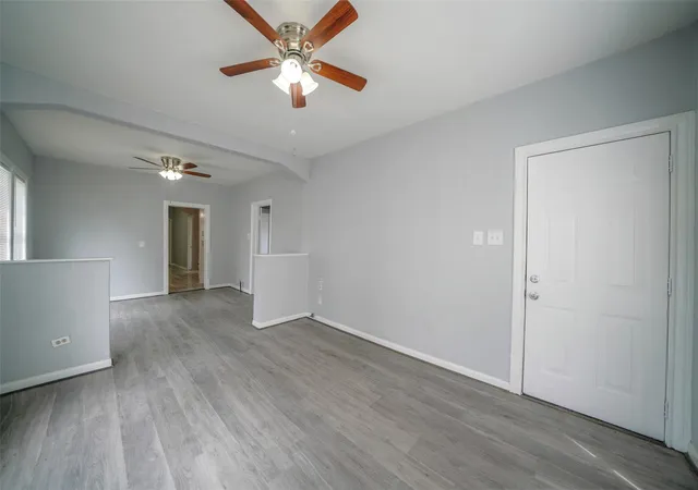 3rd image of 1111 Wooding St, Houston, TX 77011 | MLS# 3259712
