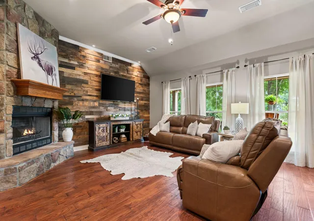 Homes for sale in Conroe, TX | 12138 Ivy Dr, Conroe, TX 77303 | MLS# 33833669