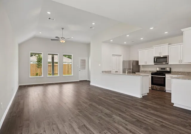 3rd image of 713 Jasmine Ridge Ln, Waller, TX 77484 | MLS# 94912985