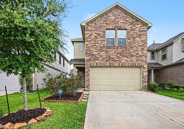 Photo 2 of Single family home for sale at 6523 Macroom Meadows Ln, Houston, TX 77048 | MLS# 33156521 | Listing updated on 2026-09-22
