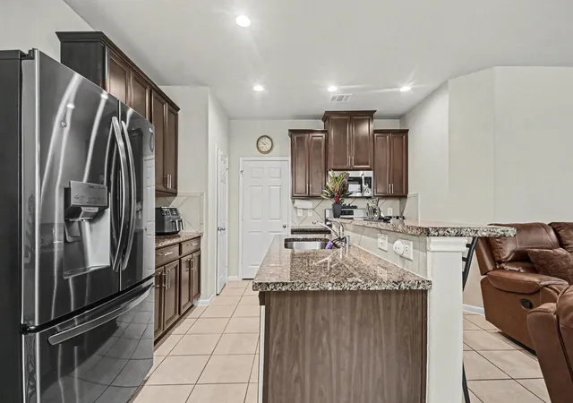 Photo 4 of Single family home for sale at 6523 Macroom Meadows Ln, Houston, TX 77048 | MLS# 33156521 | Listing updated on 2026-09-23