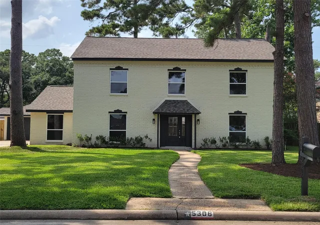 Photo 1 of Sale Pending at 5306 Green Springs Dr, Houston, TX 77066 | MLS# 66604077 | Listing updated on 2026-09-22