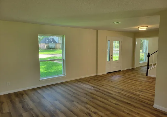 Photo 3 of Sale Pending at 5306 Green Springs Dr, Houston, TX 77066 | MLS# 66604077 | Listing updated on 2026-09-22