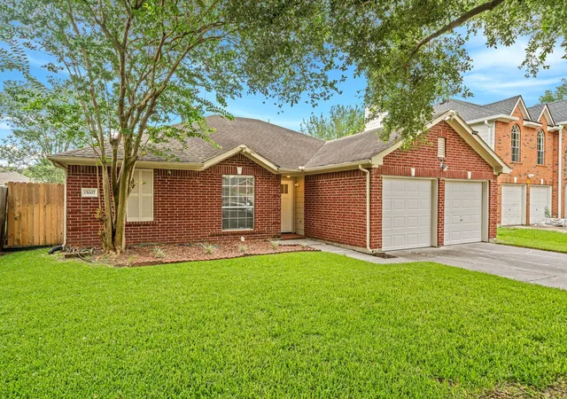 Homes for sale in Houston, TX | 15007 Changing Oak Ridge Ct, Houston, TX 77082 | MLS# 61371115