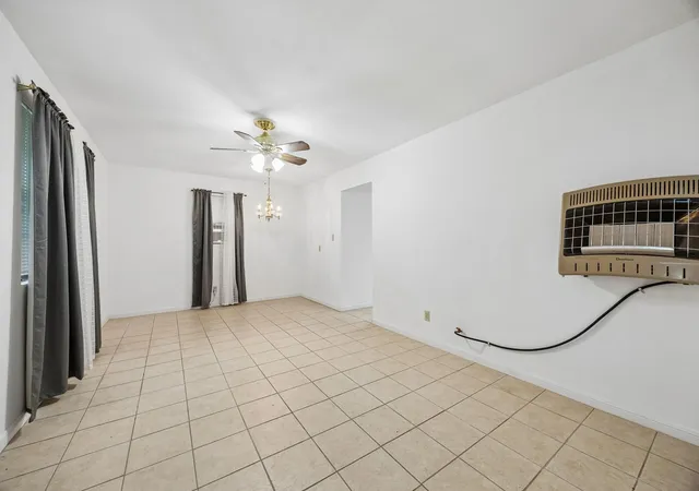 2nd image of 945 N Lake Ave, Eagle Lake, TX 77434 | MLS# 52914529