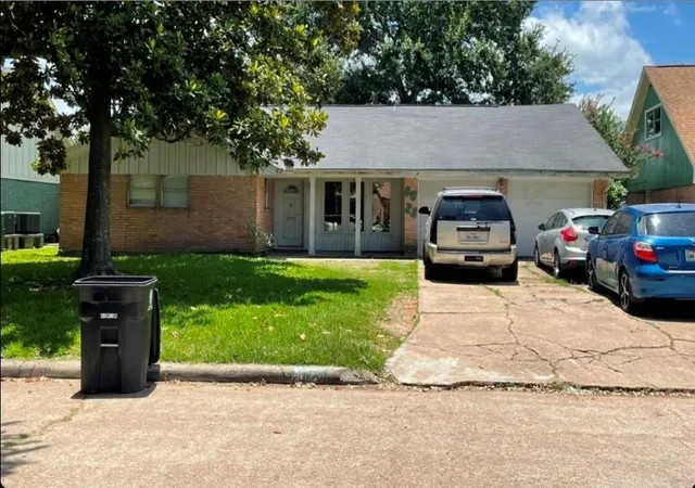 Homes for sale in Houston, TX | 8623 Nairn St, Houston, TX 77074 | MLS# 66170087